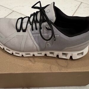 On Women’s Cloud 5 waterproof - Size 8.5